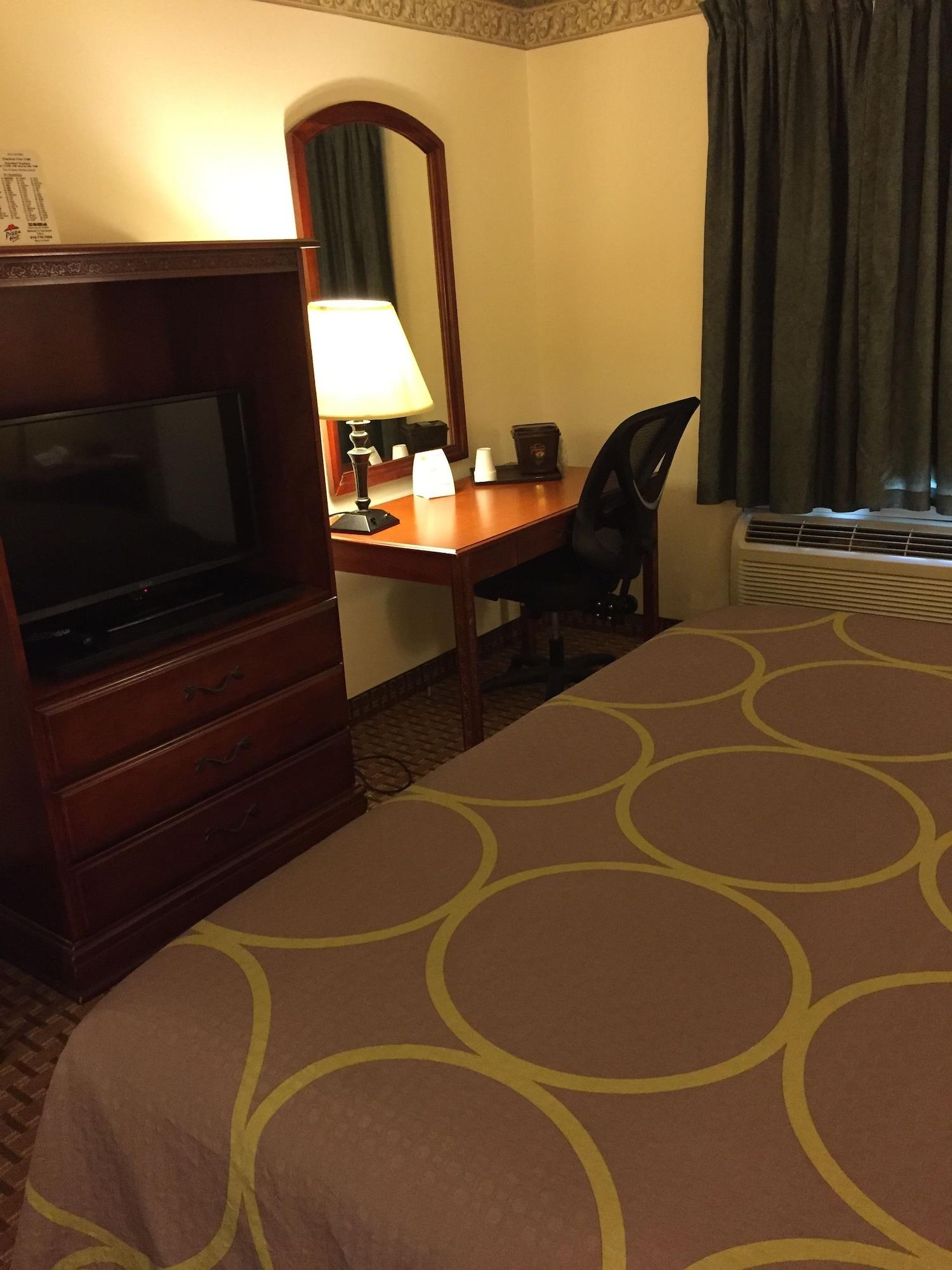 Super 8 By Wyndham Allentown Bagian luar foto