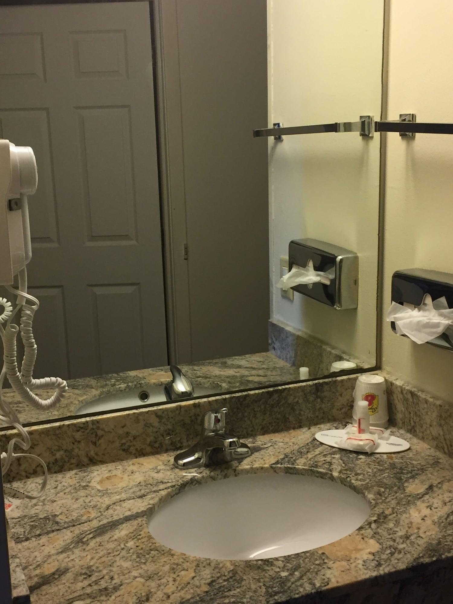 Super 8 By Wyndham Allentown Bagian luar foto