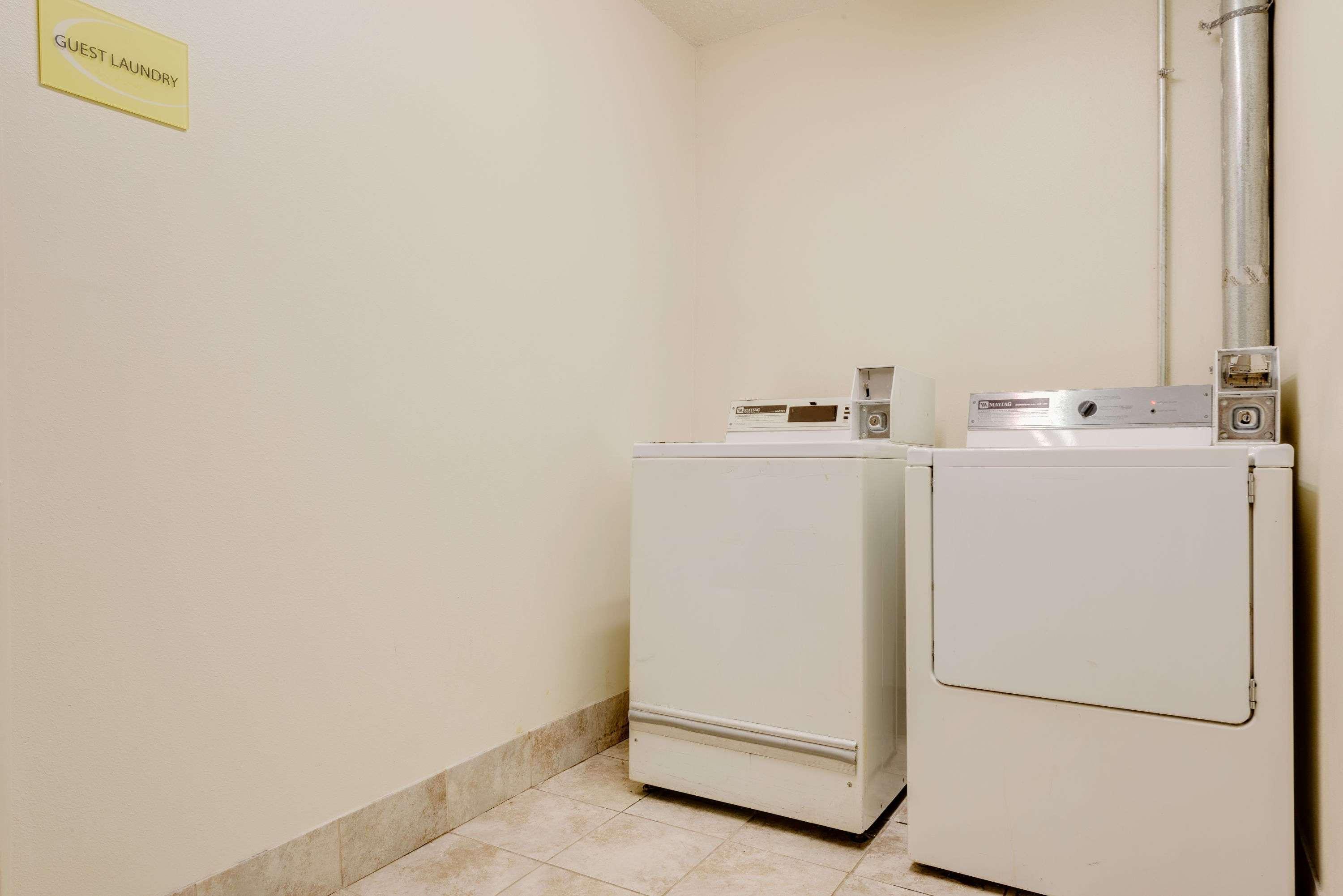 Super 8 By Wyndham Allentown Bagian luar foto