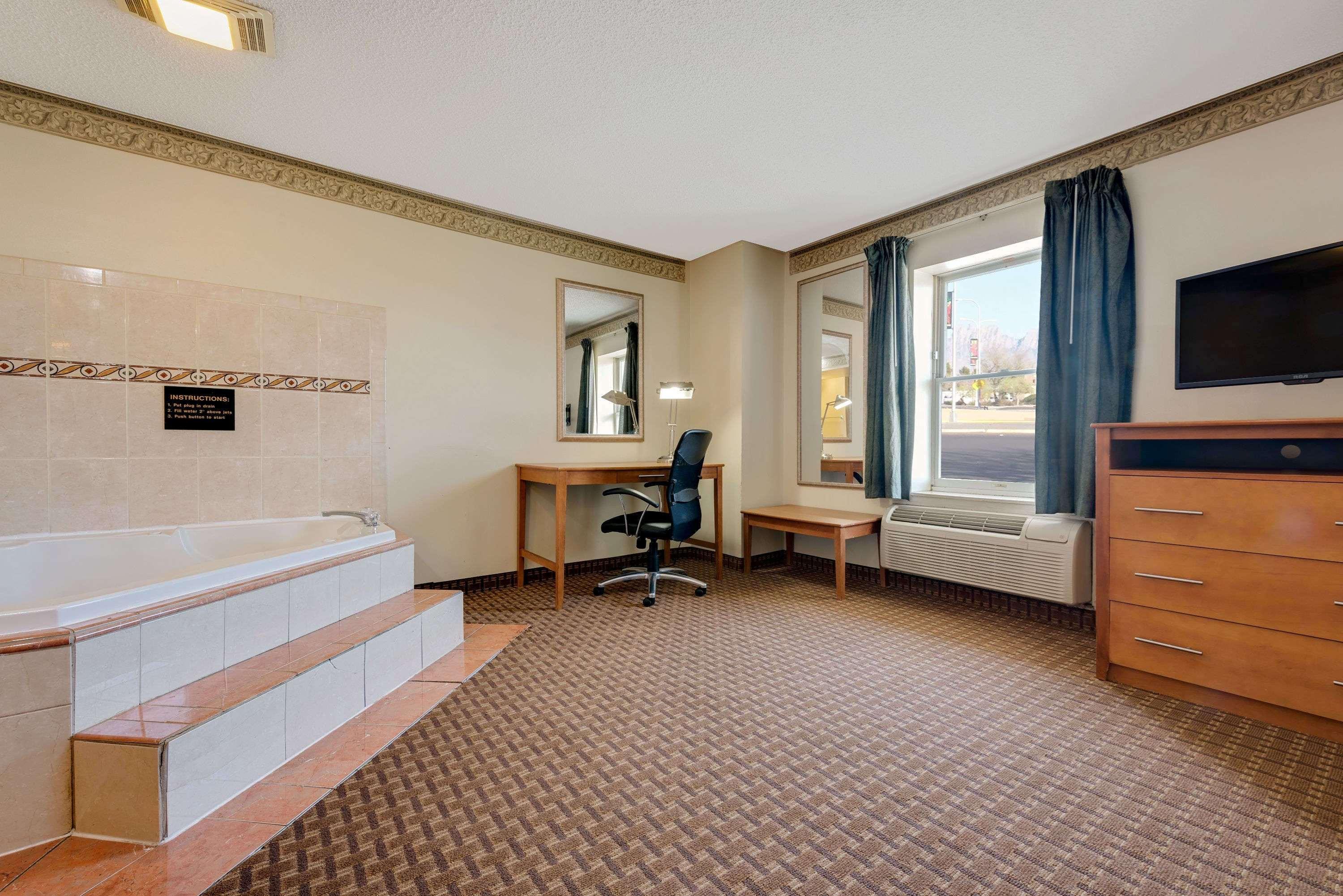 Super 8 By Wyndham Allentown Bagian luar foto