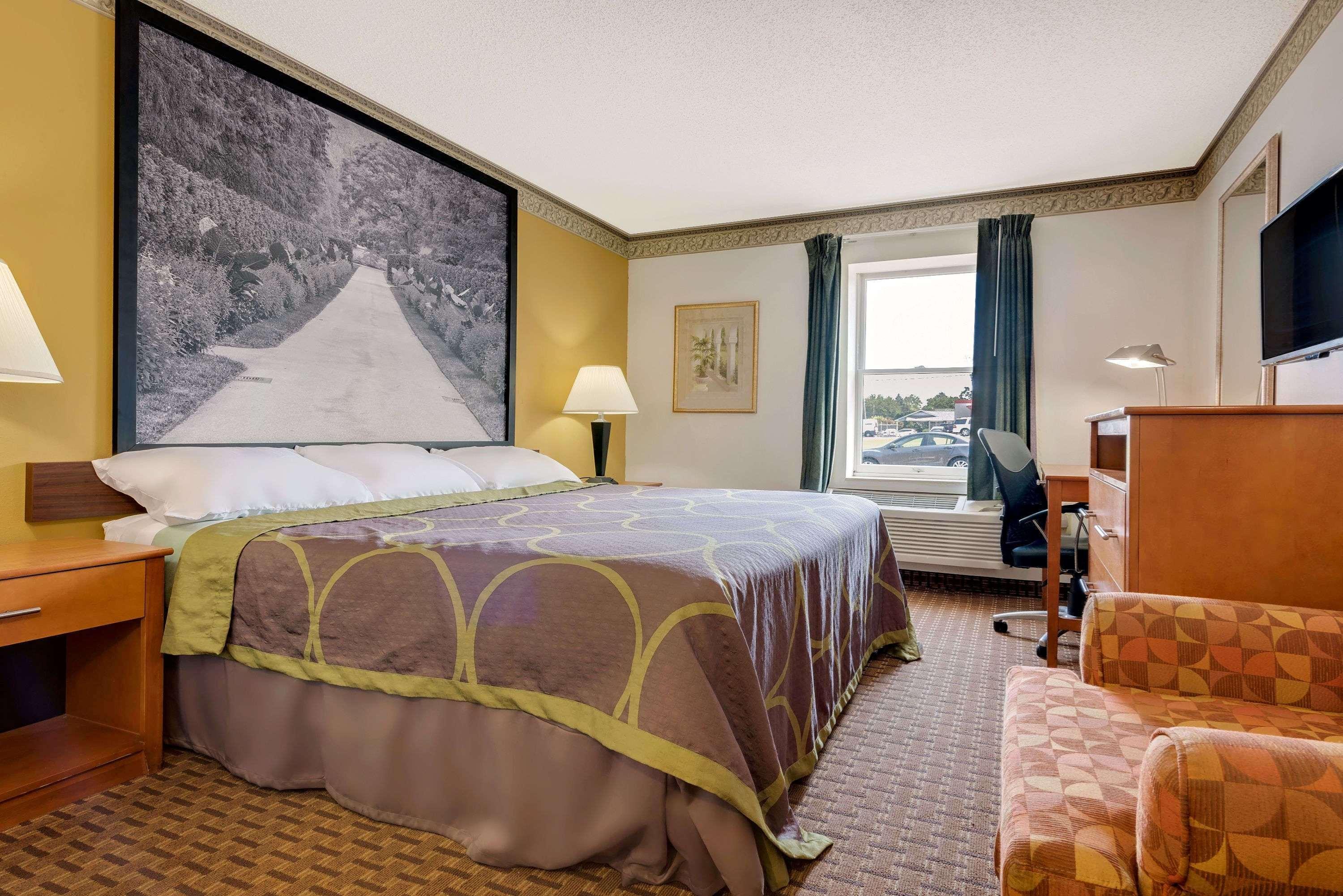 Super 8 By Wyndham Allentown Bagian luar foto