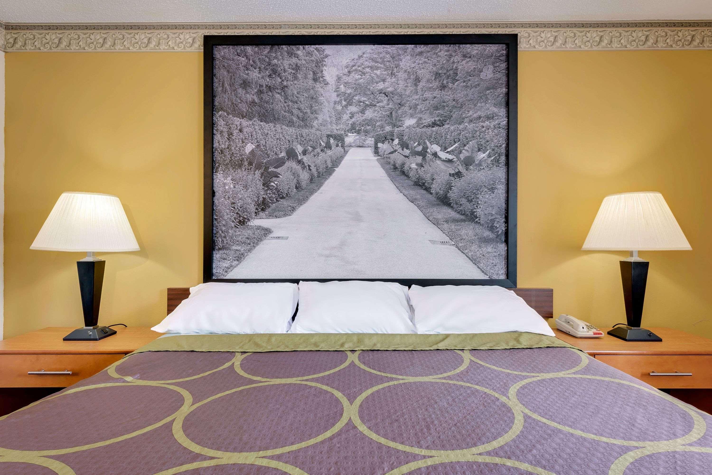Super 8 By Wyndham Allentown Bagian luar foto