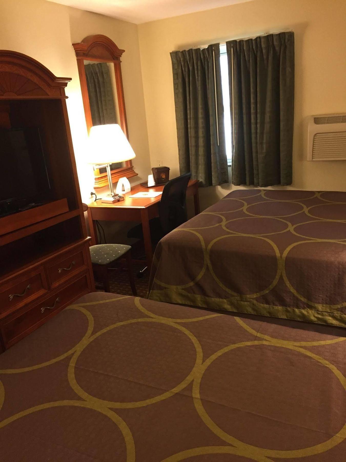 Super 8 By Wyndham Allentown Bagian luar foto