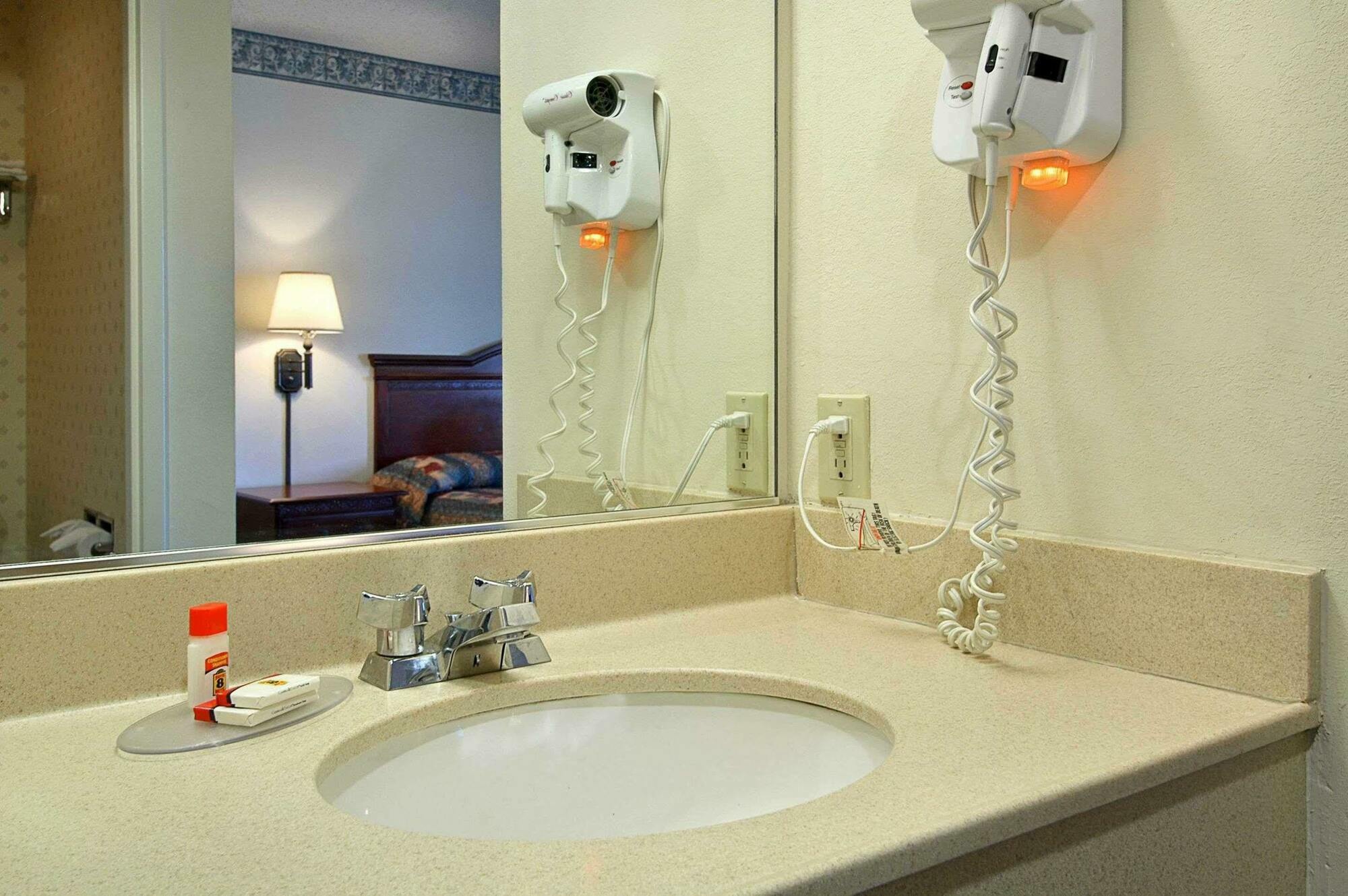 Super 8 By Wyndham Allentown Ruang foto